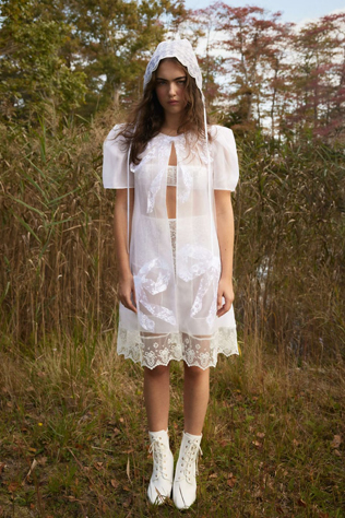 Свадебные платья похожие на ночнушки: коллекция 2024 