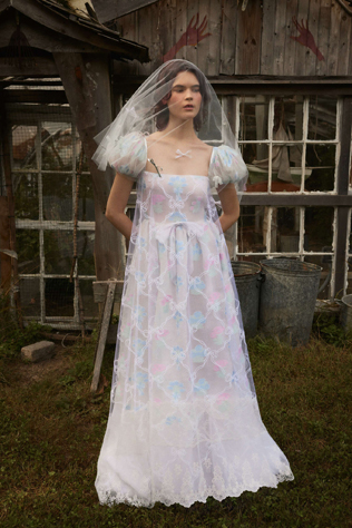 Свадебные платья похожие на ночнушки: коллекция 2024 