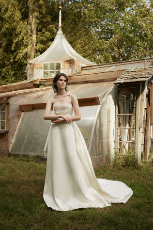 Свадебные платья похожие на ночнушки: коллекция 2024 