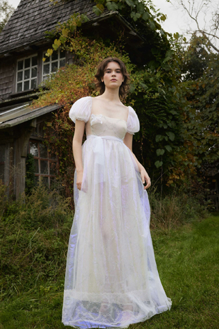 Свадебные платья похожие на ночнушки: коллекция 2024 