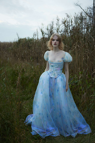 Свадебные платья похожие на ночнушки: коллекция 2024 