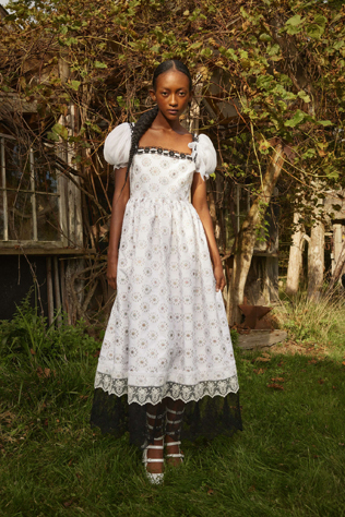 Свадебные платья похожие на ночнушки: коллекция 2024 