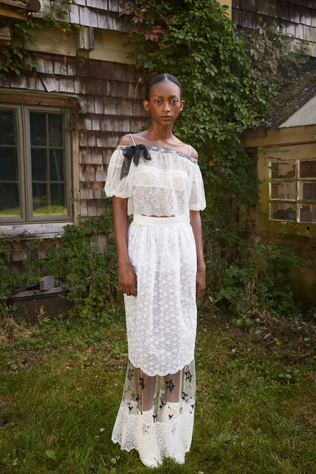 Свадебные платья похожие на ночнушки: коллекция 2024 