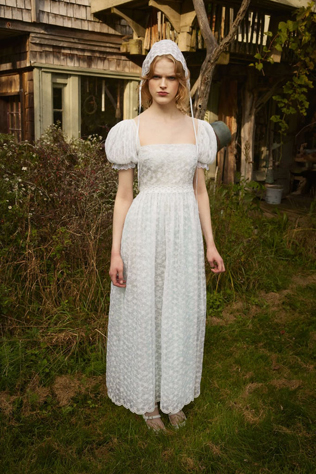 Свадебные платья похожие на ночнушки: коллекция 2024 