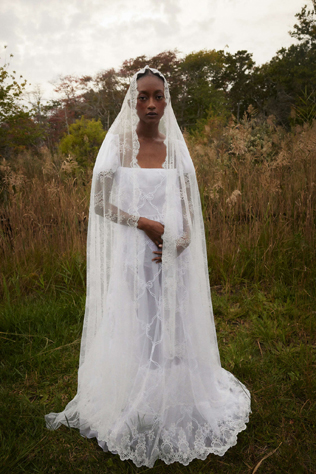 Свадебные платья похожие на ночнушки: коллекция 2024 