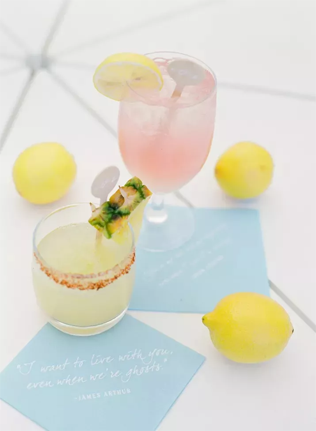 Чем заменить башню с шампанским: модные напитки для свадьбы