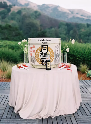 Чем заменить башню с шампанским: модные напитки для свадьбы