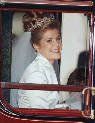 Тиары королевских особ