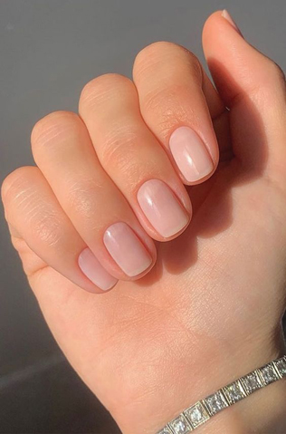 Топ-5 трендов свадебного маникюра 2024 года 