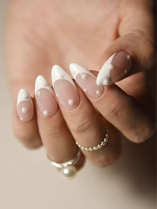 Топ-5 трендов свадебного маникюра 2024 года 