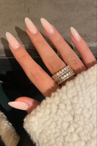 Топ-5 трендов свадебного маникюра 2024 года 