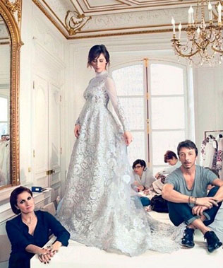 12 самых легендарных платьев от Valentino, которые носили знаменитости