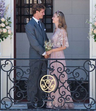 12 самых легендарных платьев от Valentino, которые носили знаменитости