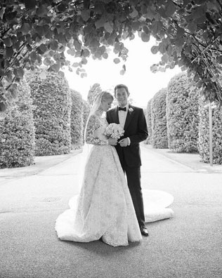 12 самых легендарных платьев от Valentino, которые носили знаменитости