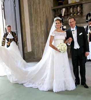 12 самых легендарных платьев от Valentino, которые носили знаменитости