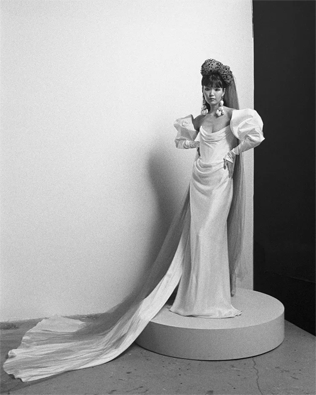 Для нетрадиционных невест: коллекция Vivienne Westwood 2024 