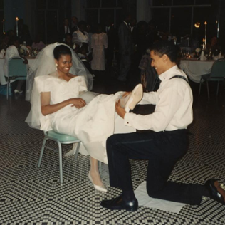 13 самых культовых свадебных платьев первой леди