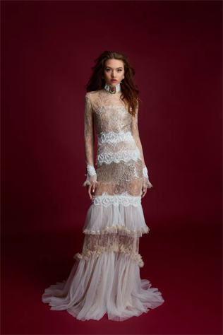 Кружево в тренде: платья для смелых невест 