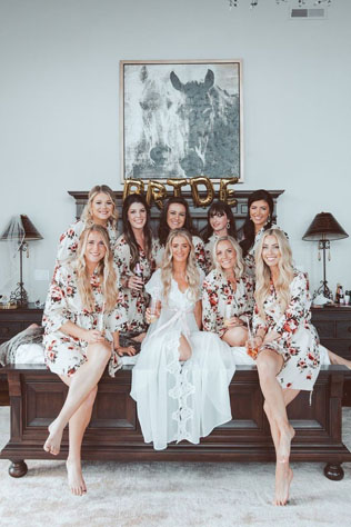 Подборка пижам и халатов для утра невесты с подружками 