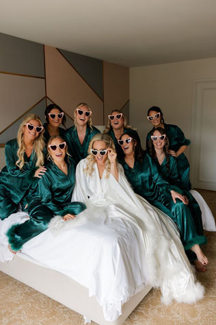 Подборка пижам и халатов для утра невесты с подружками 