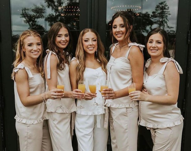 Подборка пижам и халатов для утра невесты с подружками 