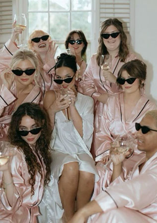 Подборка пижам и халатов для утра невесты с подружками 