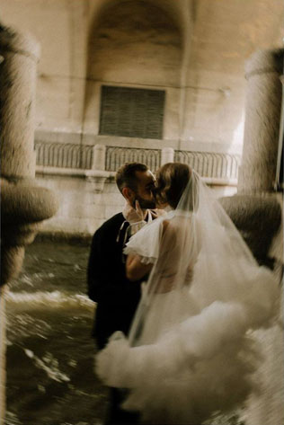 Тренд на размытые свадебные фотографии