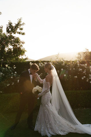 Тренд на размытые свадебные фотографии