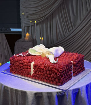 Платье принцессы и трендовый торт: Как прошла свадьба Виктории
Дайнеко