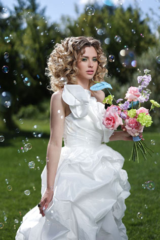 Уникальная свадебная церемония в стиле «кибер-сюрреализм» 