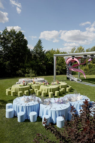 Уникальная свадебная церемония в стиле «кибер-сюрреализм» 