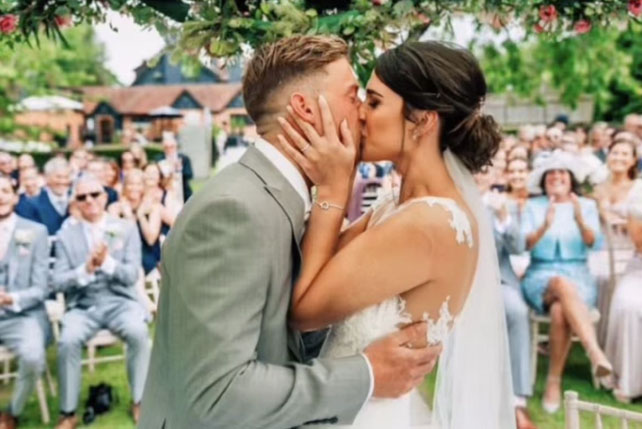 Бумеры и зумеры свадьба