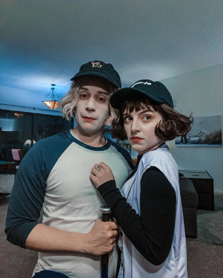 Страшно красиво: 25 идей костюмов на Хеллоуин для пар в 2022 году 