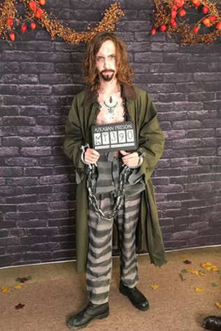 Страшно красиво: 25 идей костюмов на Хеллоуин для пар в 2022 году 