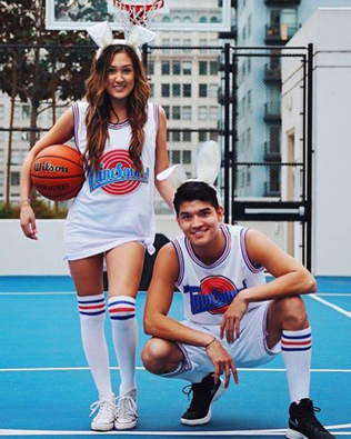 Страшно красиво: 25 идей костюмов на Хеллоуин для пар в 2022 году 