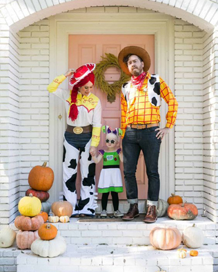 Страшно красиво: 25 идей костюмов на Хеллоуин для пар в 2022 году 