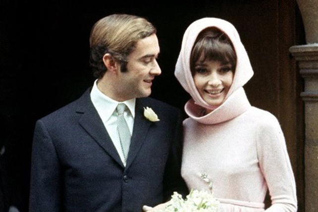 Классика на века: три свадебных платья Одри Хепберн 