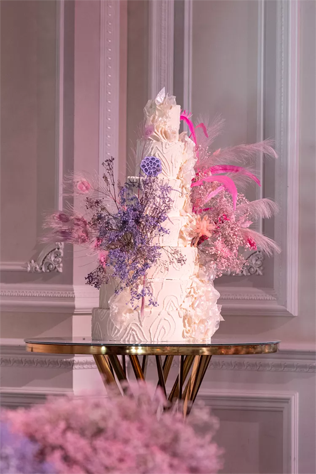 Фиолетовый свадебный торт: 30 идей поразительного оформления 