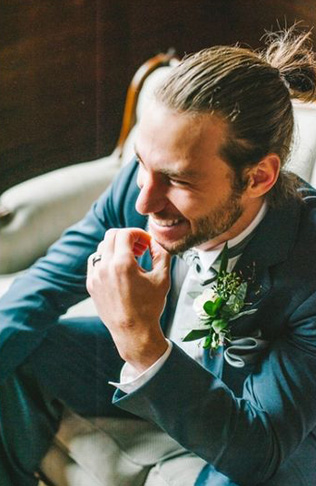 Самураи на свадьбе: 30 мужских причесок-пучков 