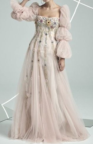 30 свадебных платьев, вдохновленных свадебным образом королевы Шарлотты из «Бриджертонов» 