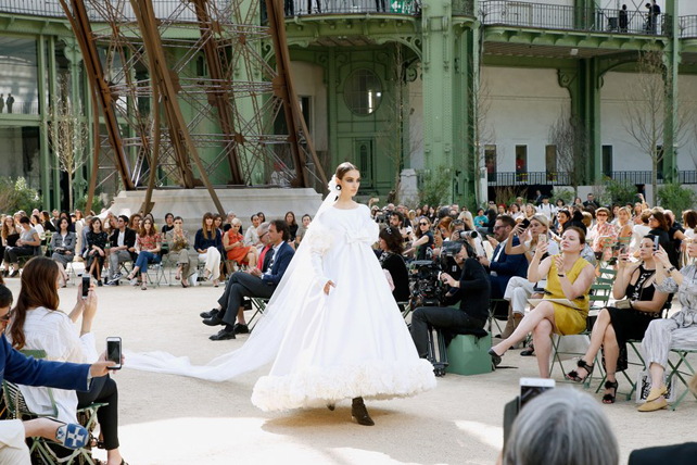 Для невест: 35 платьев с Недели высокой моды осень-зима 2017 