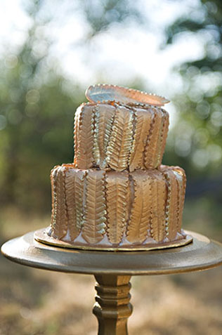 35 свадебных тортов, украшенных перьями 