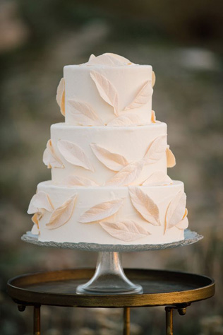 35 свадебных тортов, украшенных перьями 