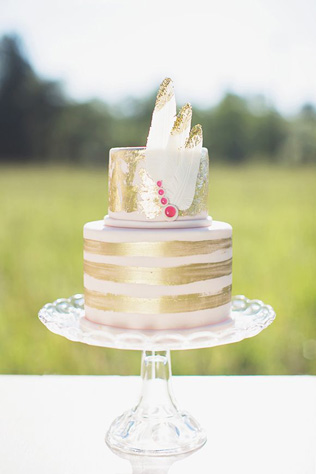 35 свадебных тортов, украшенных перьями 