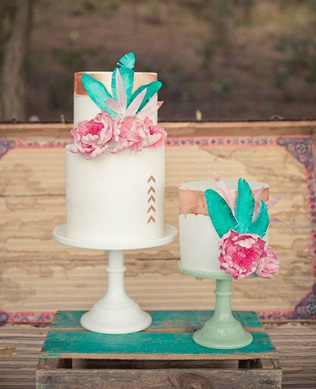 35 свадебных тортов, украшенных перьями 