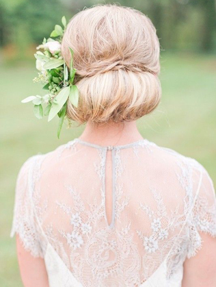 Весеннее вдохновение: 36 свадебных причесок с живыми цветами 