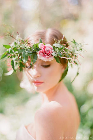 Весеннее вдохновение: 36 свадебных причесок с живыми цветами 