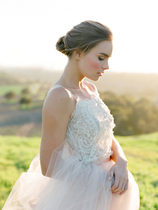 4 тренда для весеннего образа невесты 