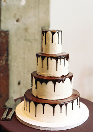 Для сладкоежек: 40 шоколадных свадебных тортов 