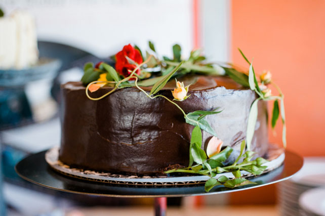 Для сладкоежек: 40 шоколадных свадебных тортов 